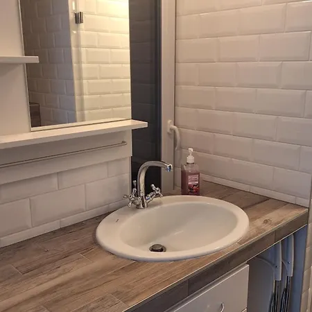 Marina 51 *